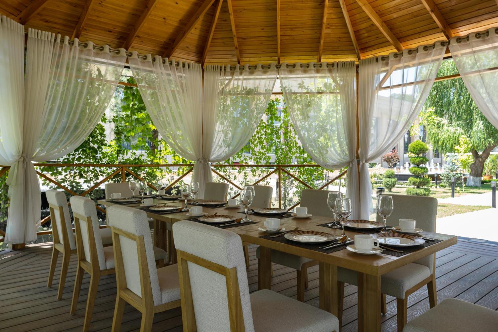 Moevenpick Самарканд Екстериор снимка